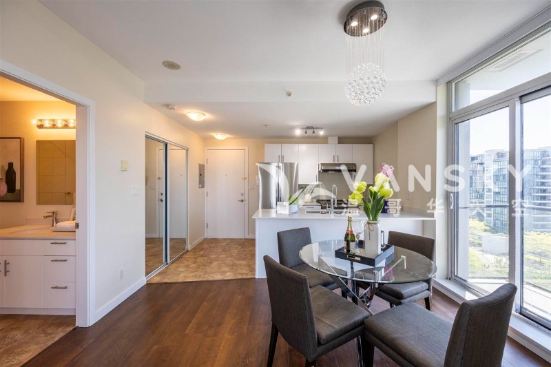 251218134543_DiningKitchen 2.jpg